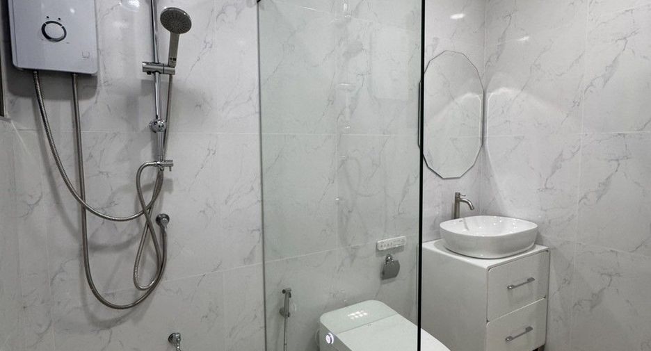 À vendre 5 chambres villa à Hang Dong, Chiang Mai