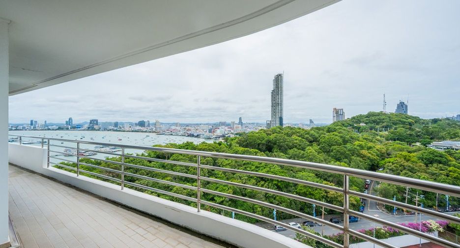 For sale 3 ベッドルーム condo in Bang Lamung, Chonburi
