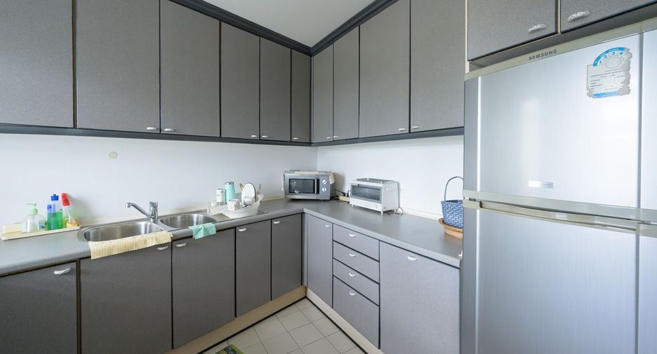 For sale 3 ベッドルーム condo in Bang Lamung, Chonburi