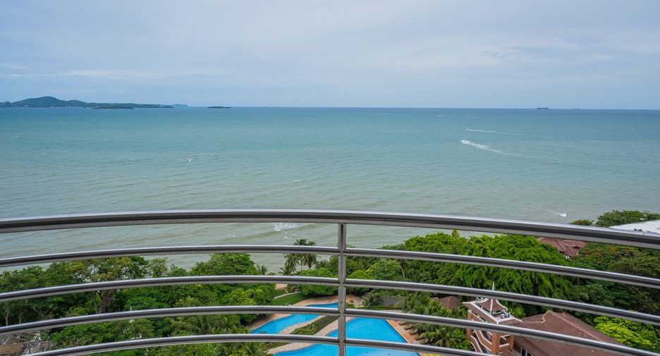 For sale 3 ベッドルーム condo in Bang Lamung, Chonburi