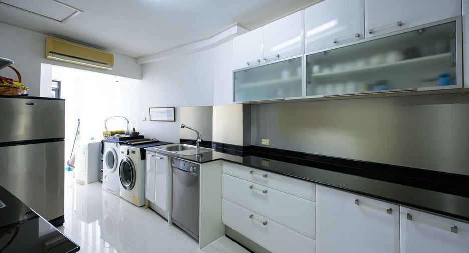 For sale 3 ベッドルーム condo in Bang Lamung, Chonburi