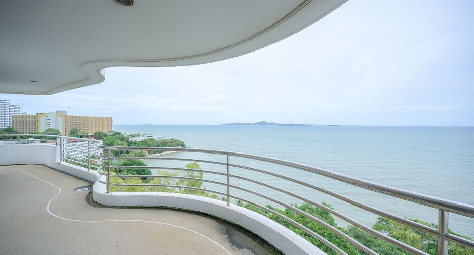 For sale 3 ベッドルーム condo in Bang Lamung, Chonburi