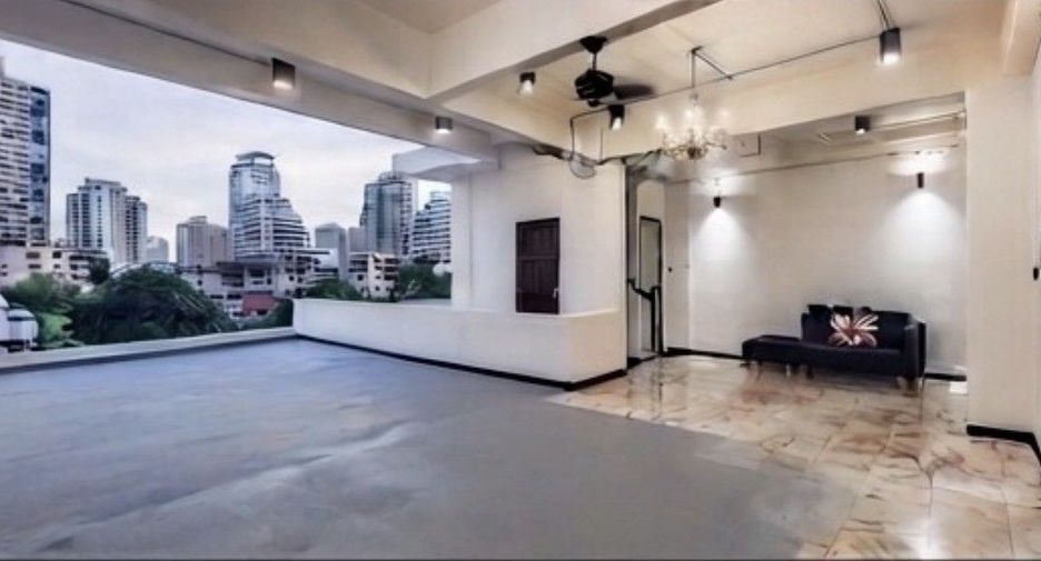 For sale 5 bedrooms house in Sathon, Bangkok