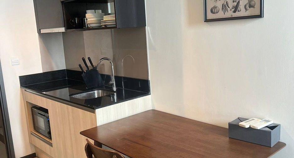 For sale 1 bed condo in Khlong Toei, Bangkok
