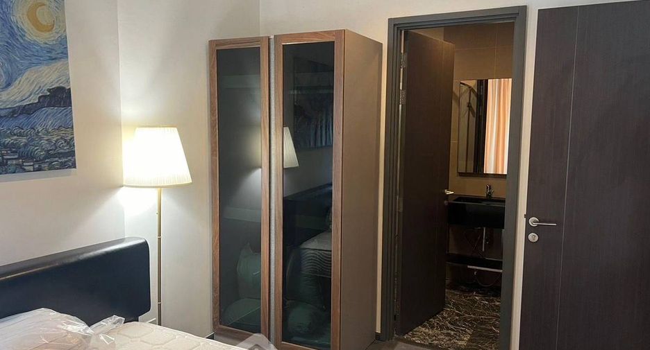 For sale 1 bed condo in Khlong Toei, Bangkok