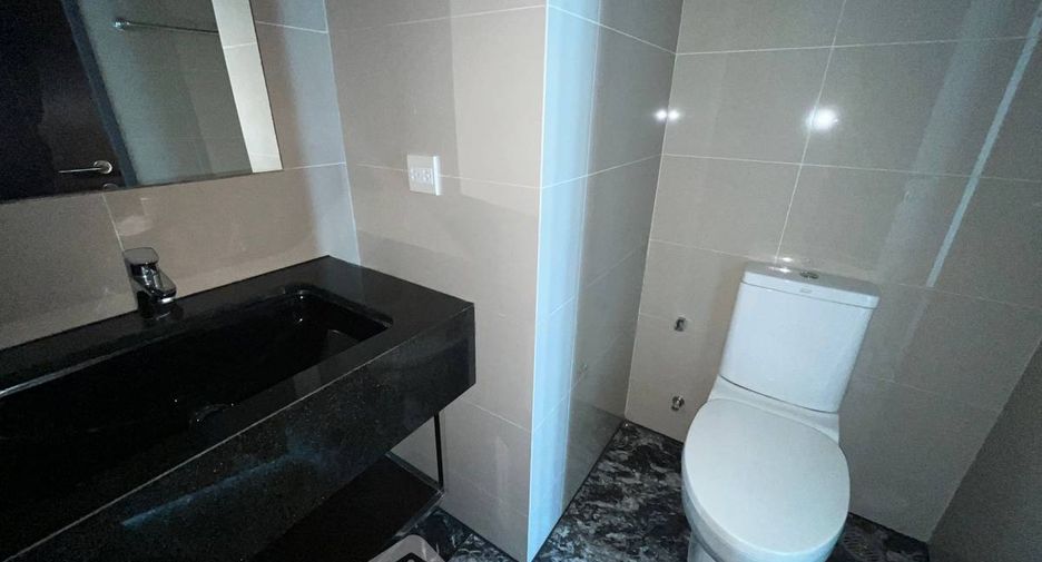 For sale 1 bed condo in Khlong Toei, Bangkok