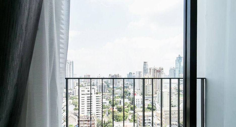 For sale 1 bed condo in Khlong Toei, Bangkok