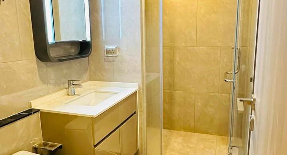 À vendre 1 chambre condo à Huai Khwang, Bangkok