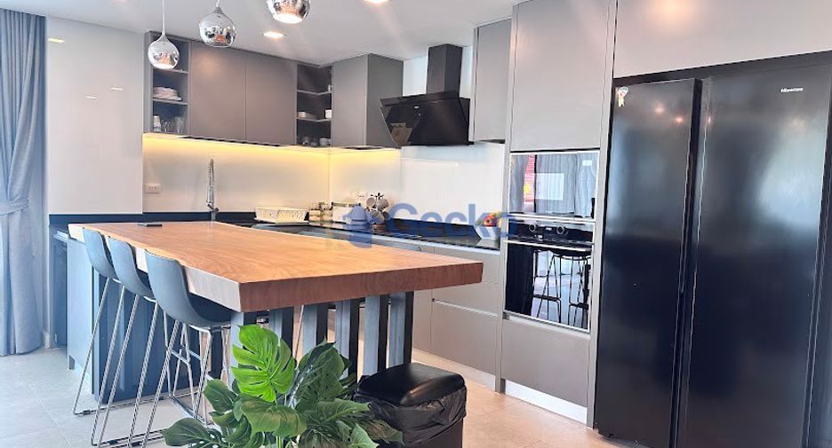 For rent 3 bedrooms condo in Jomtien, Pattaya