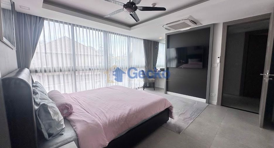 For rent 3 bedrooms condo in Jomtien, Pattaya