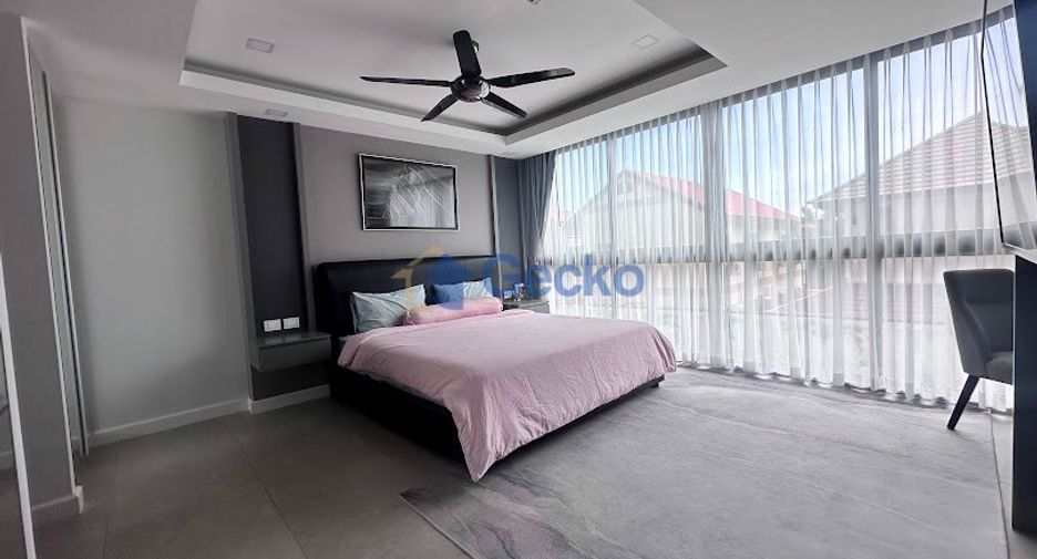 For rent 3 bedrooms condo in Jomtien, Pattaya