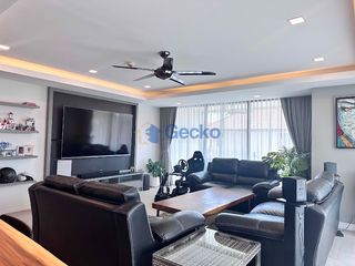 For rent 3 bedrooms condo in Bang Lamung, Chonburi