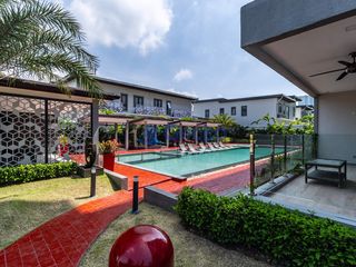 For rent 3 bedrooms condo in Bang Lamung, Chonburi