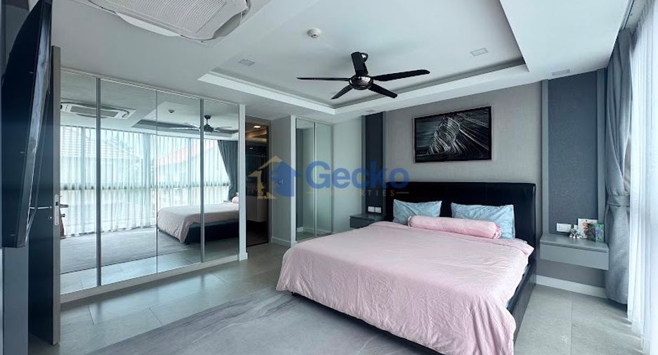 For rent 3 bedrooms condo in Jomtien, Pattaya