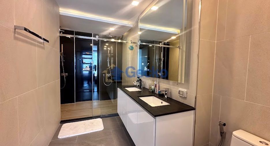 For rent 3 bedrooms condo in Jomtien, Pattaya