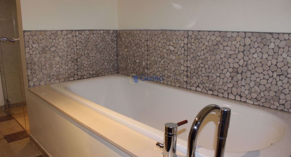 For rent 3 bedrooms condo in Bang Lamung, Chonburi