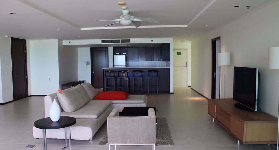 For rent 3 bedrooms condo in Bang Lamung, Chonburi