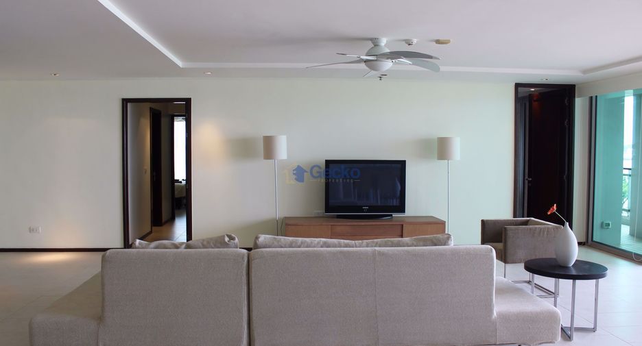 For rent 3 bedrooms condo in Bang Lamung, Chonburi