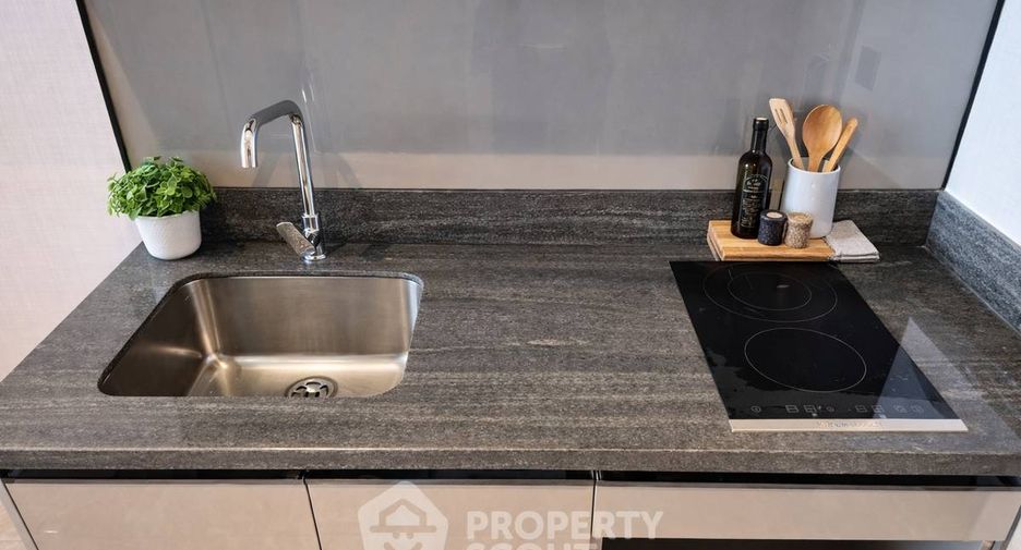 For sale 1 bed condo in Huai Khwang, Bangkok