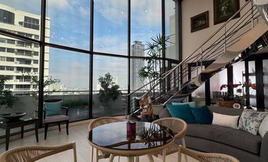 For rent 4 bedrooms condo in Watthana, Bangkok