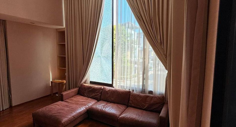 For rent 4 bedrooms house in Bueng Kum, Bangkok