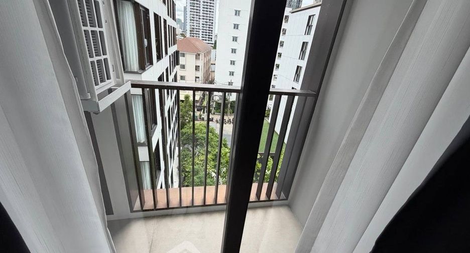 For rent 1 bed condo in Watthana, Bangkok