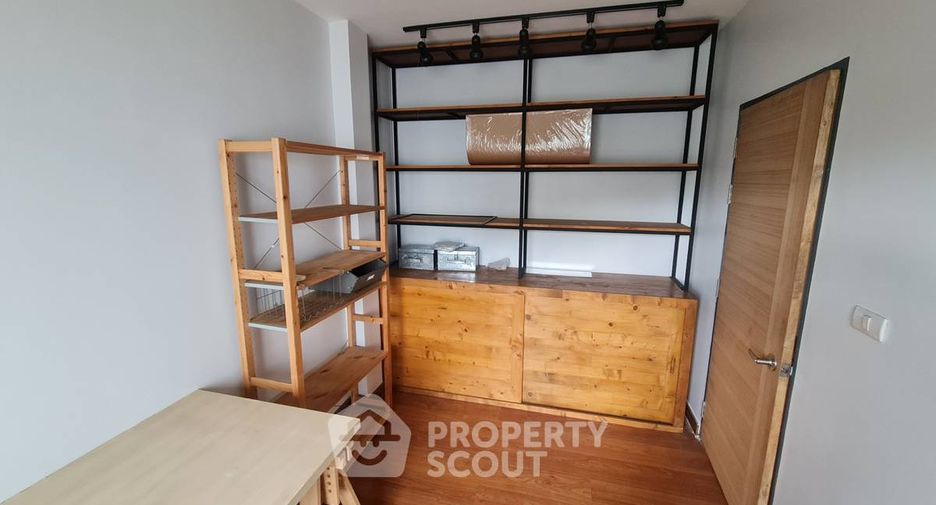 For rent 3 bedrooms townhouse in Chom Thong, Bangkok