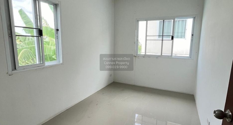 À vendre 3 chambres maison de ville à Pluak Daeng, Rayong