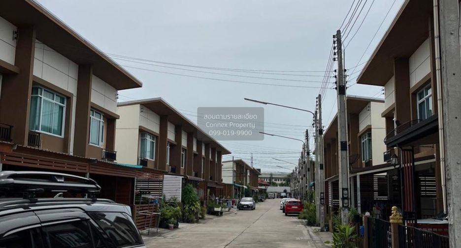 À vendre 3 chambres maison de ville à Pluak Daeng, Rayong