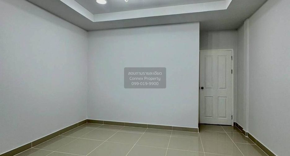For sale 3 bedrooms townhouse in Sai Noi, Nonthaburi