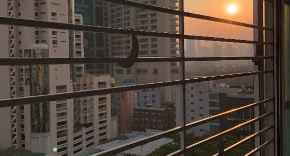 For rent 2 bedrooms condo in Khlong Toei, Bangkok