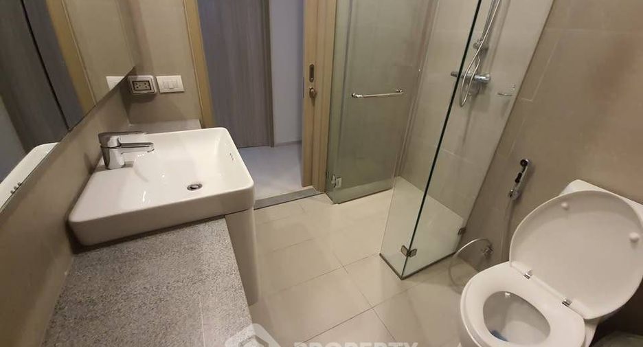 À louer 2 chambres condo à Pathum Wan, Bangkok
