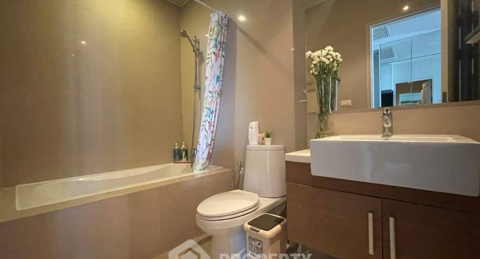 For rent 1 bed condo in Khlong Toei, Bangkok
