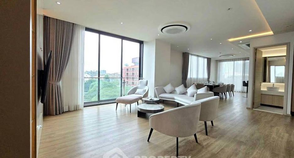 For rent 3 bedrooms apartment in Mueang Samut Prakan, Samut Prakan