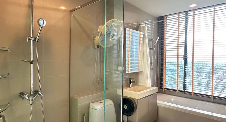 For rent 2 ベッドルーム condo in Pathum Wan, Bangkok