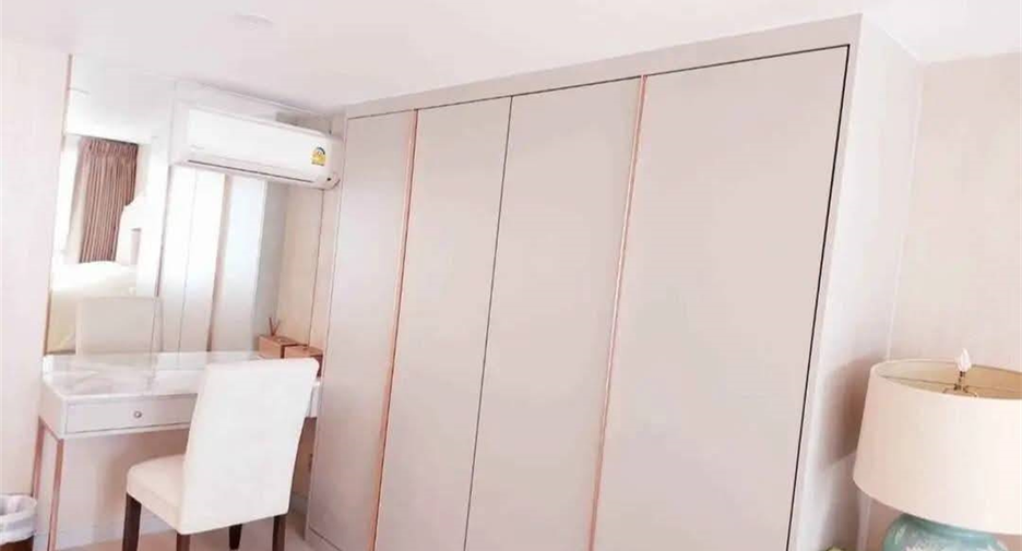 For sale 2 bedrooms condo in Sathon, Bangkok