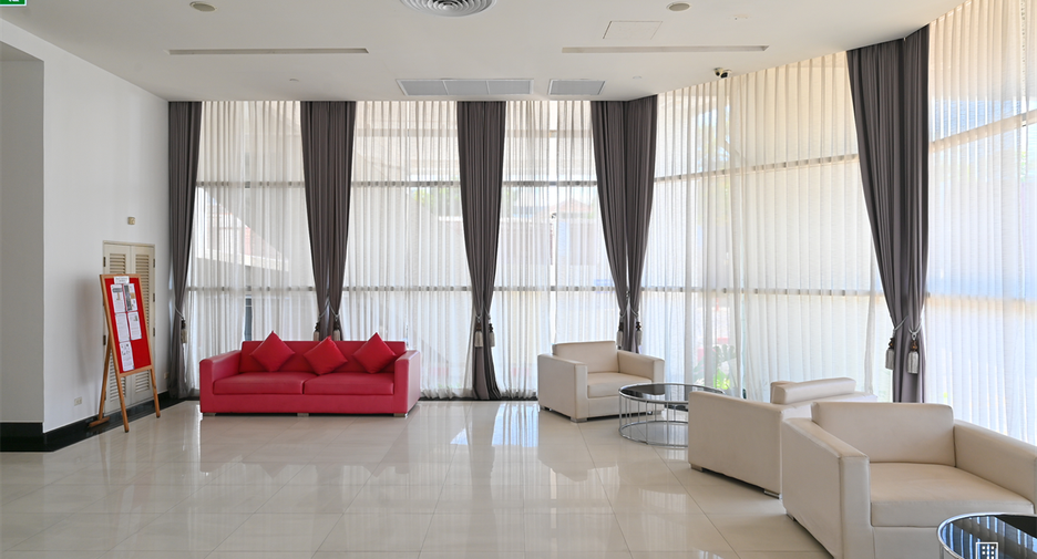 For rent 3 bedrooms condo in Khlong Toei, Bangkok