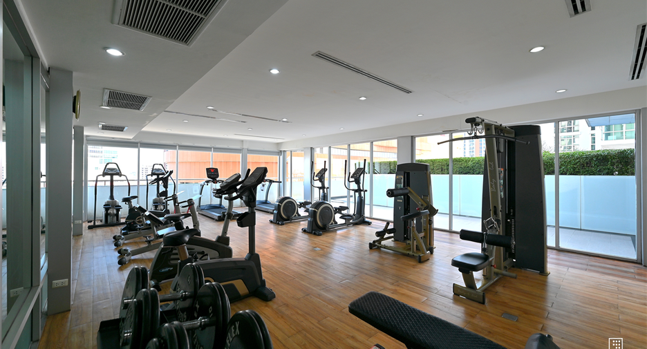 For rent 3 bedrooms condo in Khlong Toei, Bangkok
