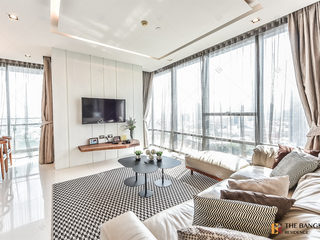 For rent 2 bedrooms condo in Sathon, Bangkok
