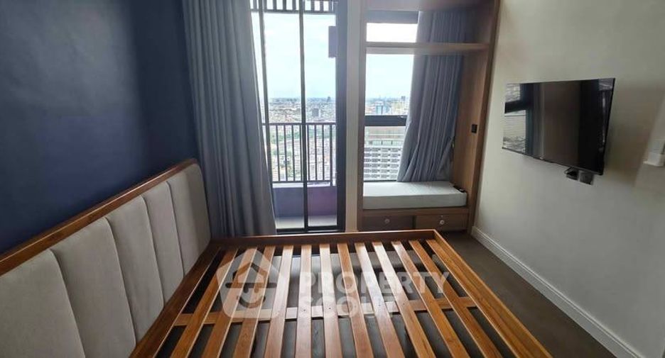 For rent 3 bedrooms condo in Bang Rak, Bangkok