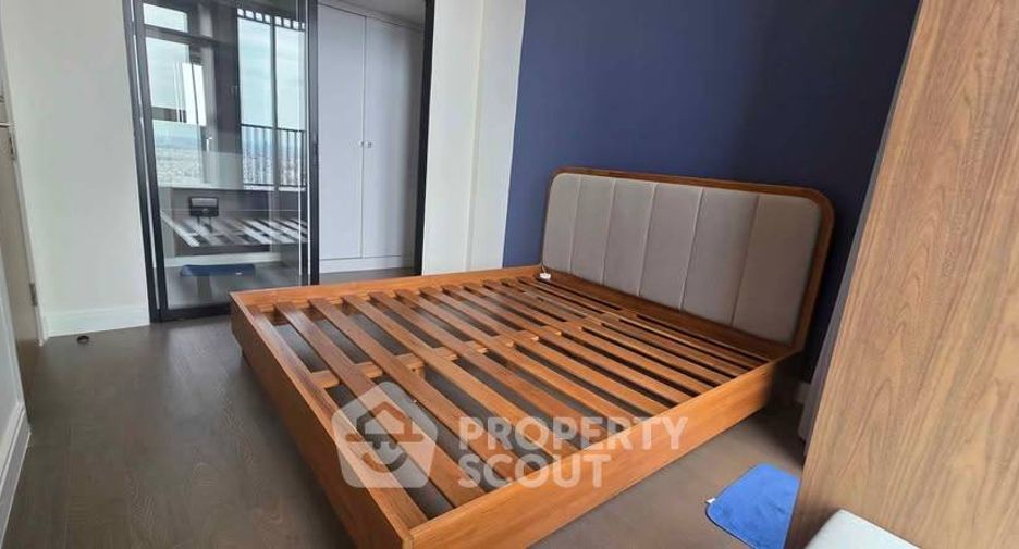 For rent 3 bedrooms condo in Bang Rak, Bangkok