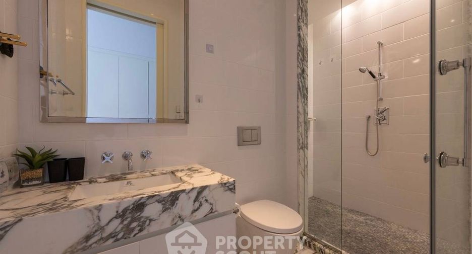For rent 3 bedrooms condo in Sathon, Bangkok