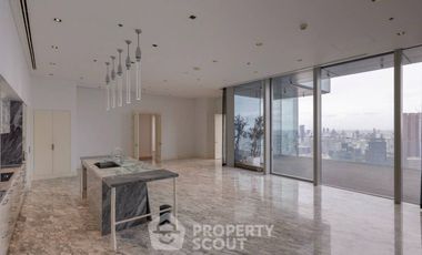 For rent 3 bedrooms condo in Sathon, Bangkok