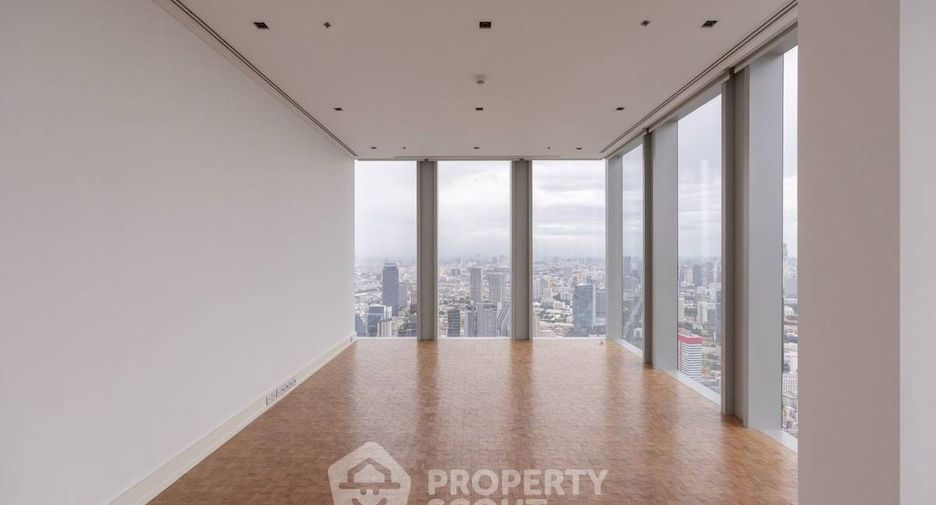For rent 3 bedrooms condo in Sathon, Bangkok