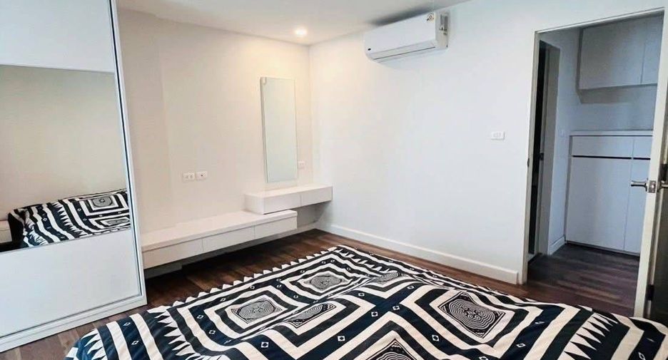 Condo en alquiler de 2 habitaciones en Phra Khanong, Bangkok