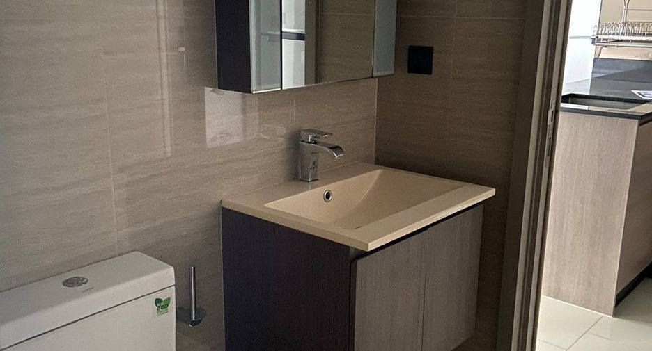 Wohnung zur Miete mit 1 Zimmer in Huai Khwang, Bangkok