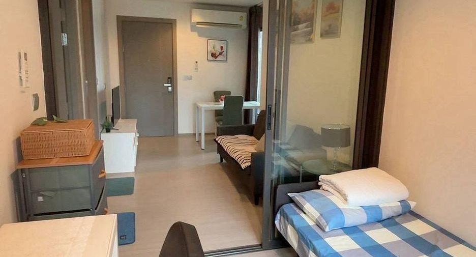 For rent 2 bedrooms condo in Huai Khwang, Bangkok