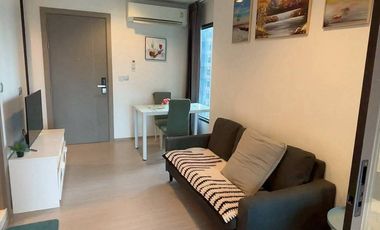 For rent 2 bedrooms condo in Huai Khwang, Bangkok