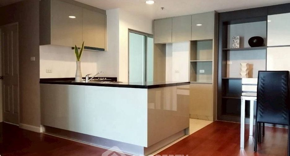 À louer 2 chambres condo à Huai Khwang, Bangkok