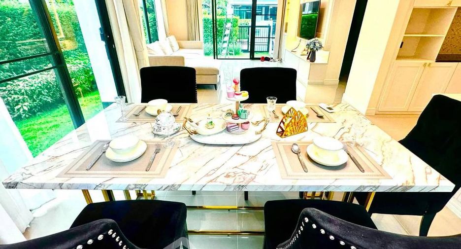 For rent 4 bedrooms house in Bang Kapi, Bangkok